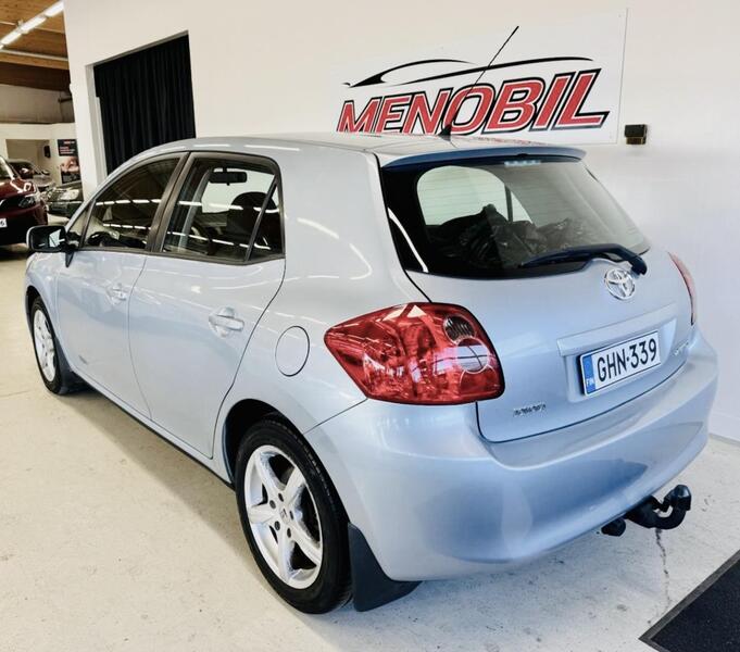 Toyota Auris vaihtoauto