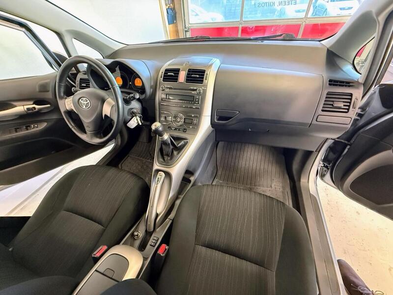 Toyota Auris vaihtoauto