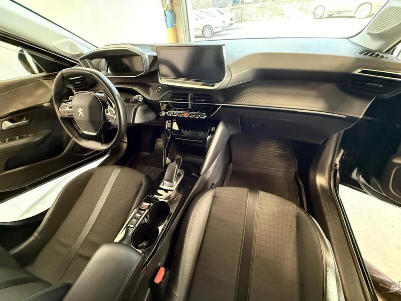 Peugeot e-208 vaihtoauto