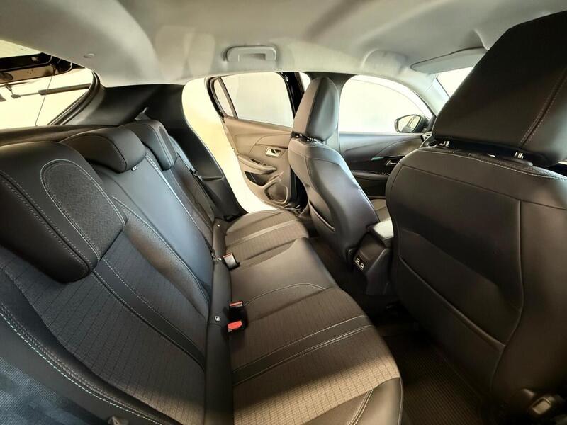 Peugeot e-208 vaihtoauto