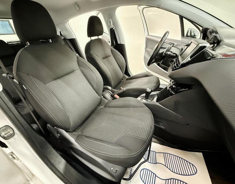 Peugeot 208 vaihtoauto