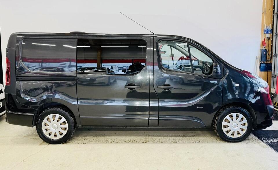 Opel Vivaro vaihtoauto