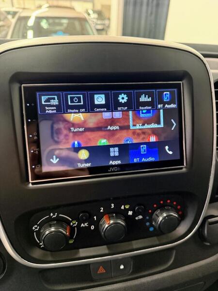 Opel Vivaro vaihtoauto