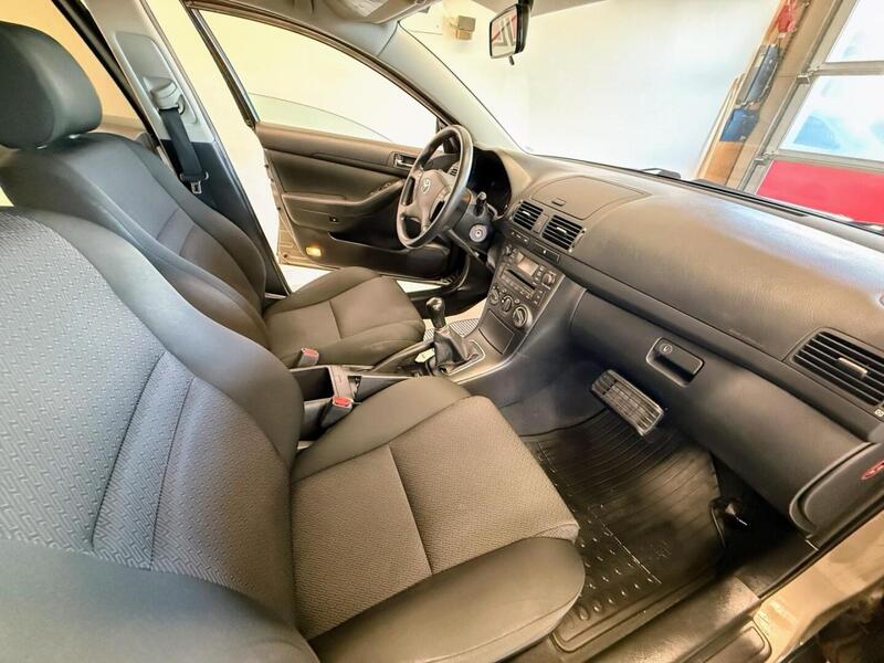 Toyota Avensis vaihtoauto