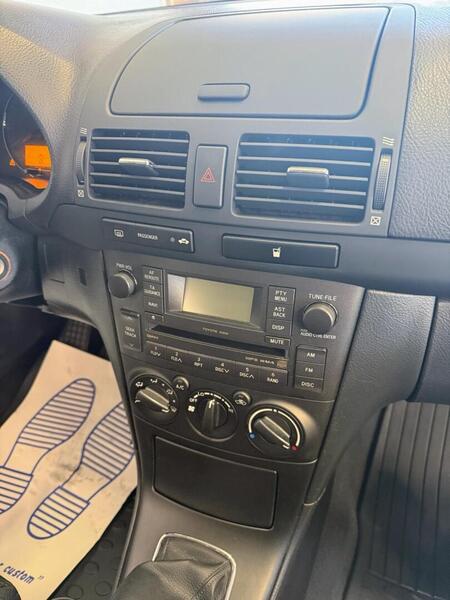 Toyota Avensis vaihtoauto