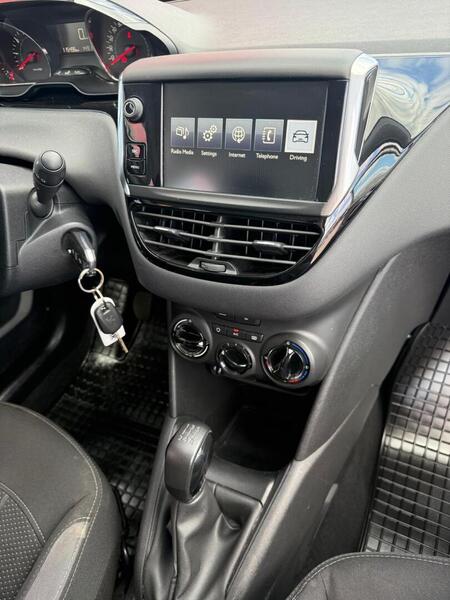 Peugeot 208 vaihtoauto