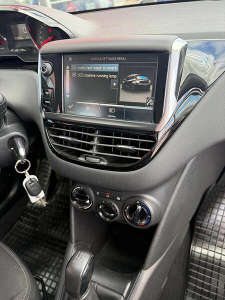 Peugeot 208 vaihtoauto