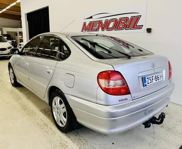 Toyota Avensis vaihtoauto