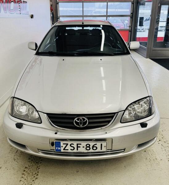 Toyota Avensis vaihtoauto