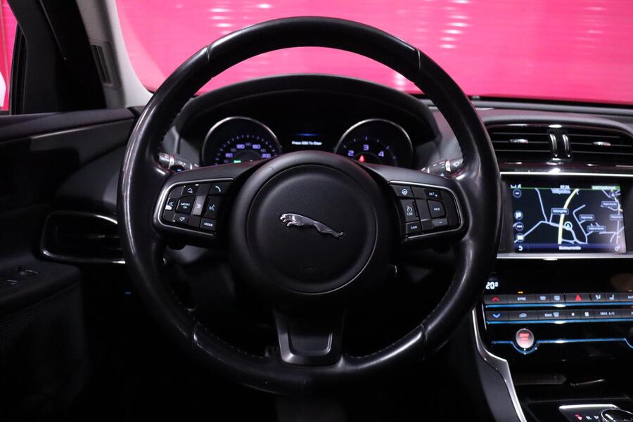 Jaguar XE vaihtoauto