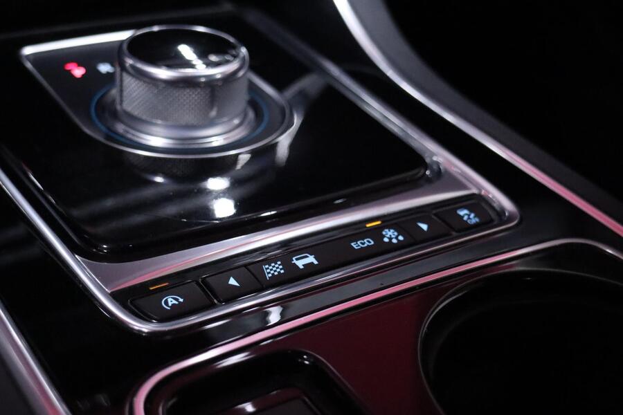 Jaguar XE vaihtoauto