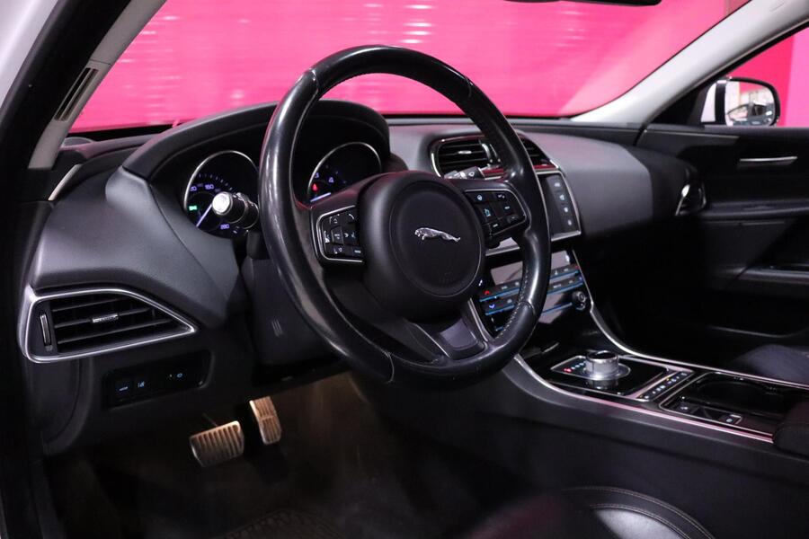 Jaguar XE vaihtoauto