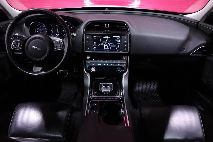 Jaguar XE vaihtoauto