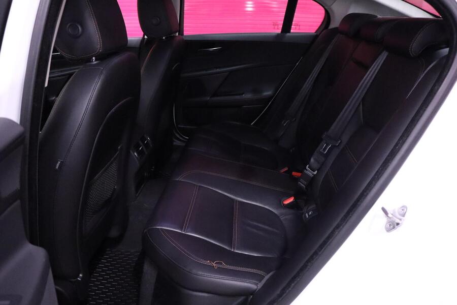 Jaguar XE vaihtoauto