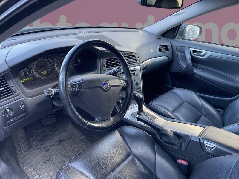 Volvo V70 vaihtoauto