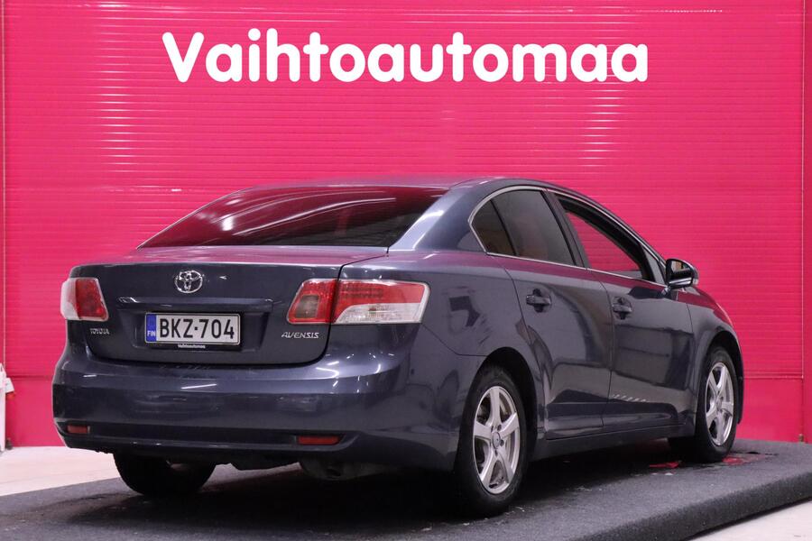 Toyota Avensis vaihtoauto