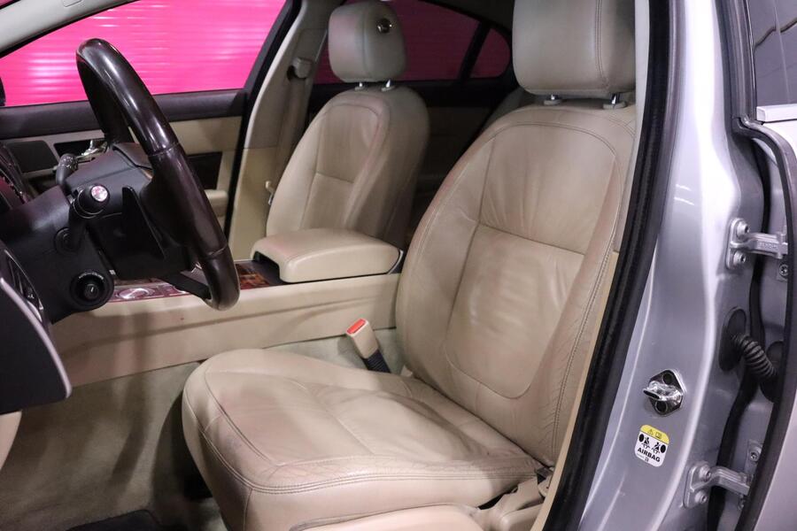 Jaguar XF vaihtoauto