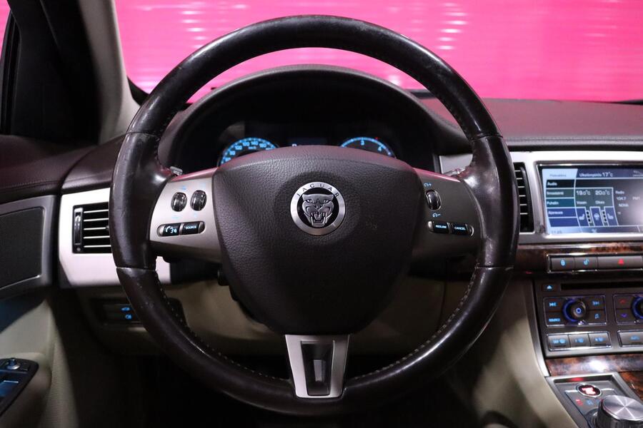 Jaguar XF vaihtoauto