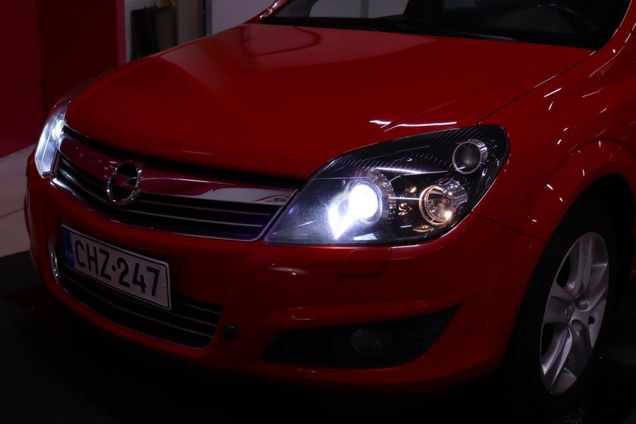 Opel Astra vaihtoauto