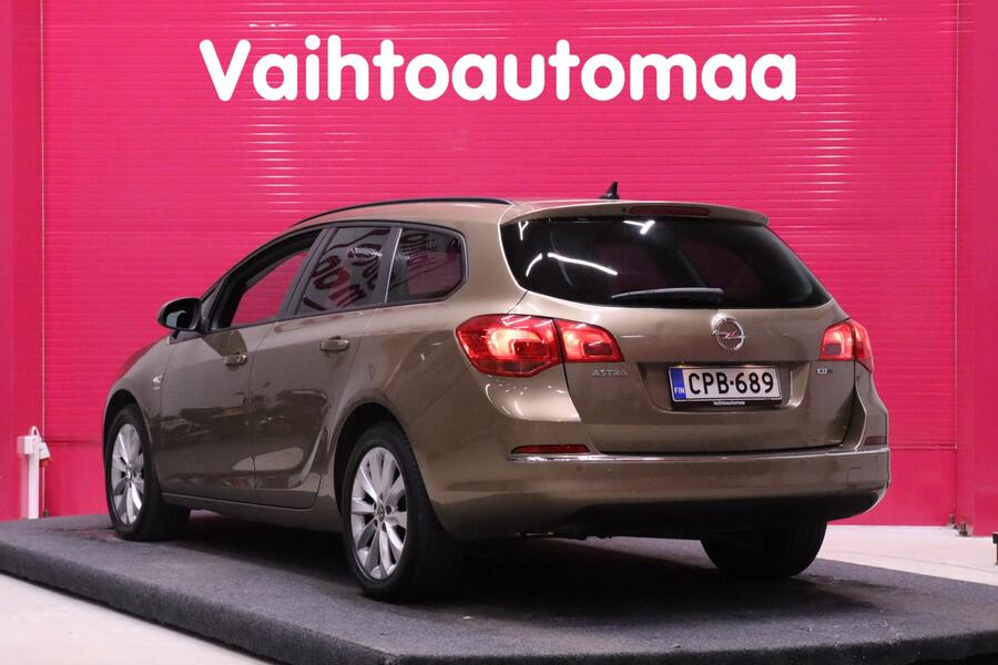 Opel Astra vaihtoauto