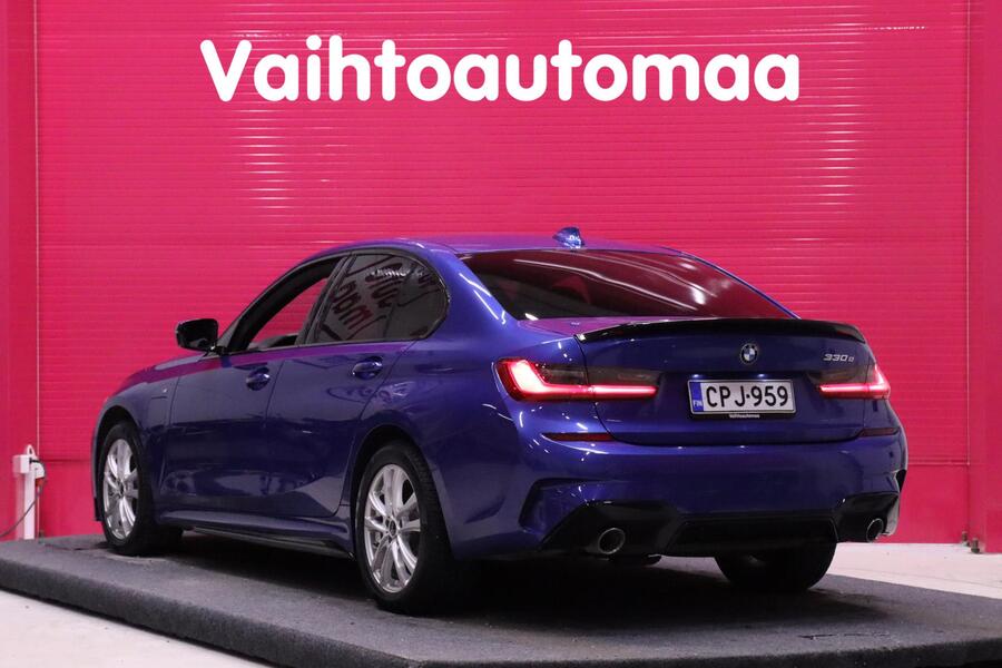 BMW 330 vaihtoauto