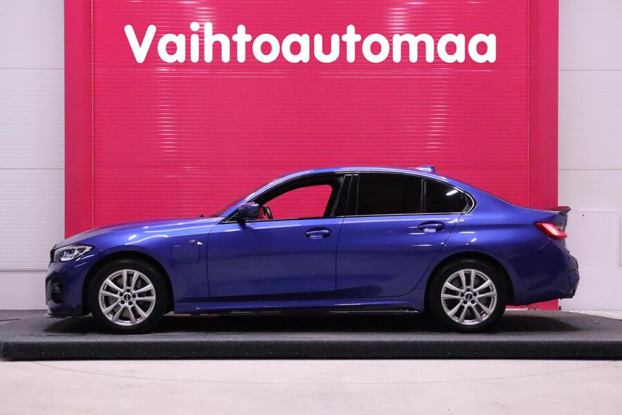 BMW 330 vaihtoauto