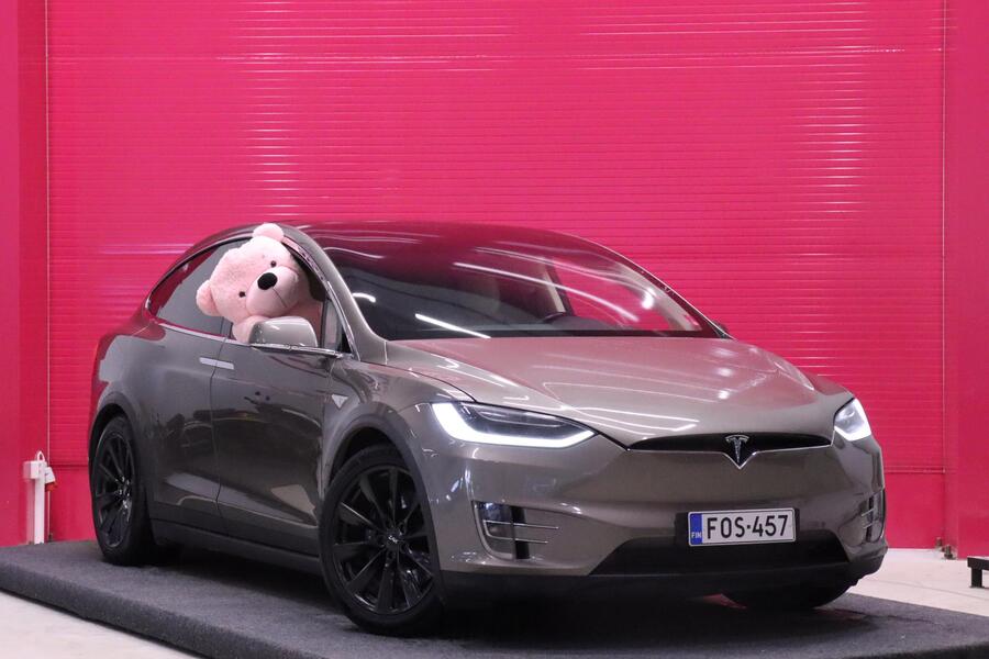 Tesla Model X vaihtoauto