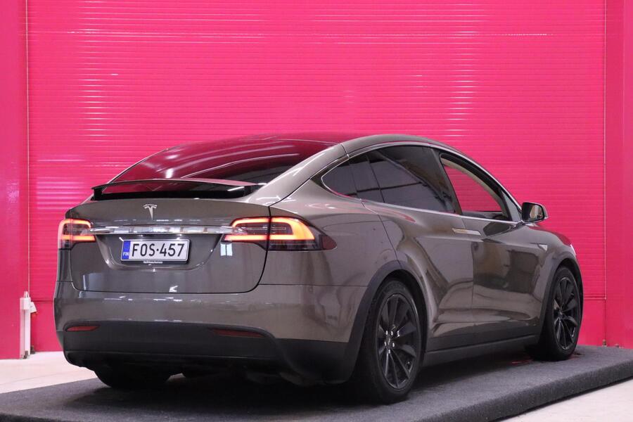 Tesla Model X vaihtoauto