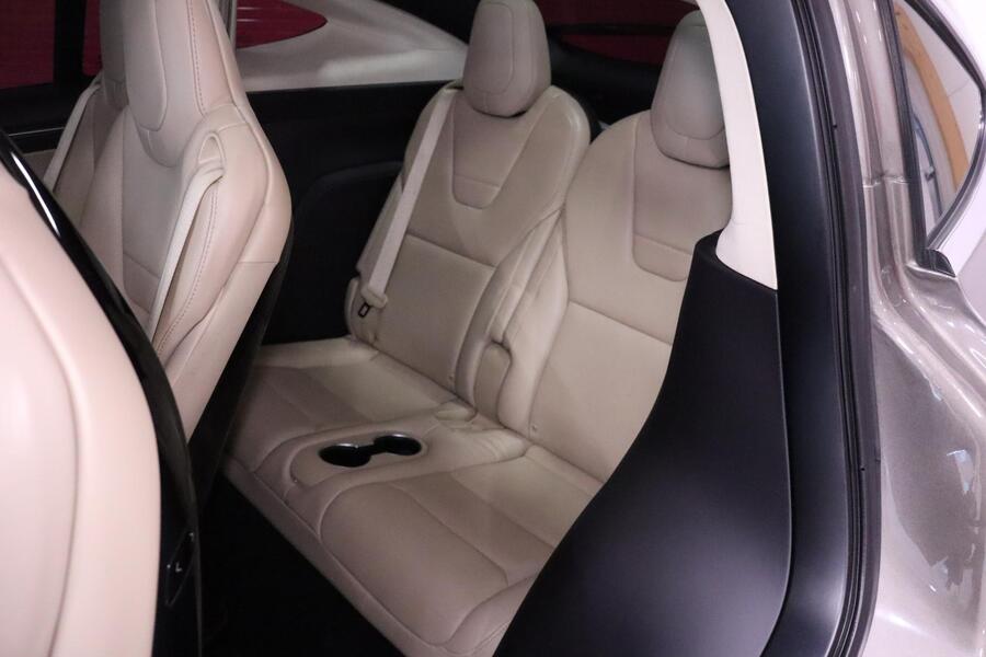 Tesla Model X vaihtoauto