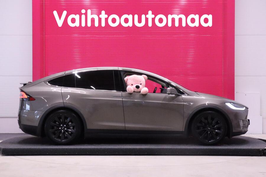 Tesla Model X vaihtoauto