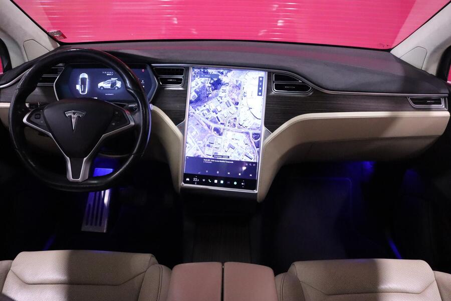 Tesla Model X vaihtoauto