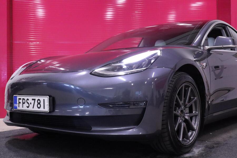 Tesla Model 3 vaihtoauto