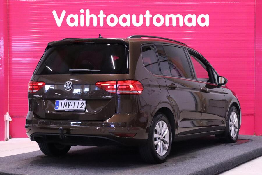 Volkswagen Touran vaihtoauto