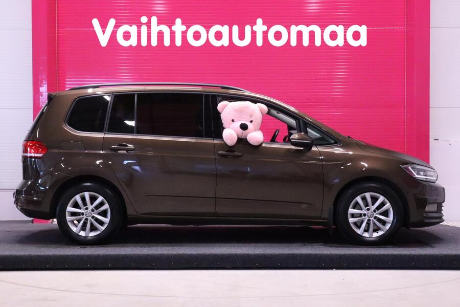 Volkswagen Touran vaihtoauto