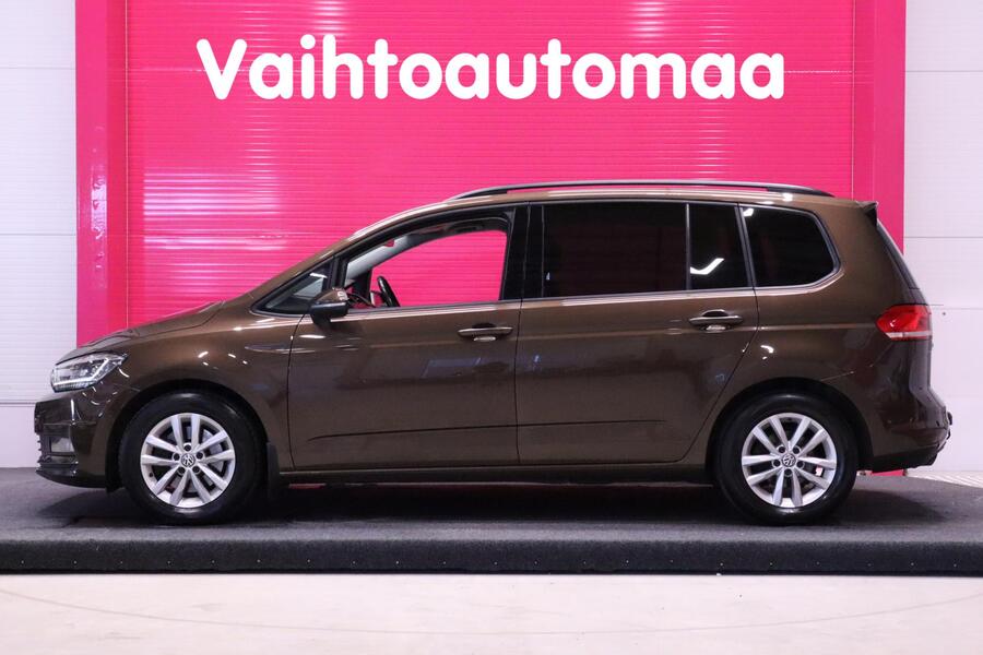 Volkswagen Touran vaihtoauto