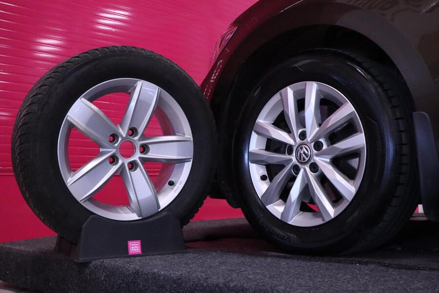 Volkswagen Touran vaihtoauto