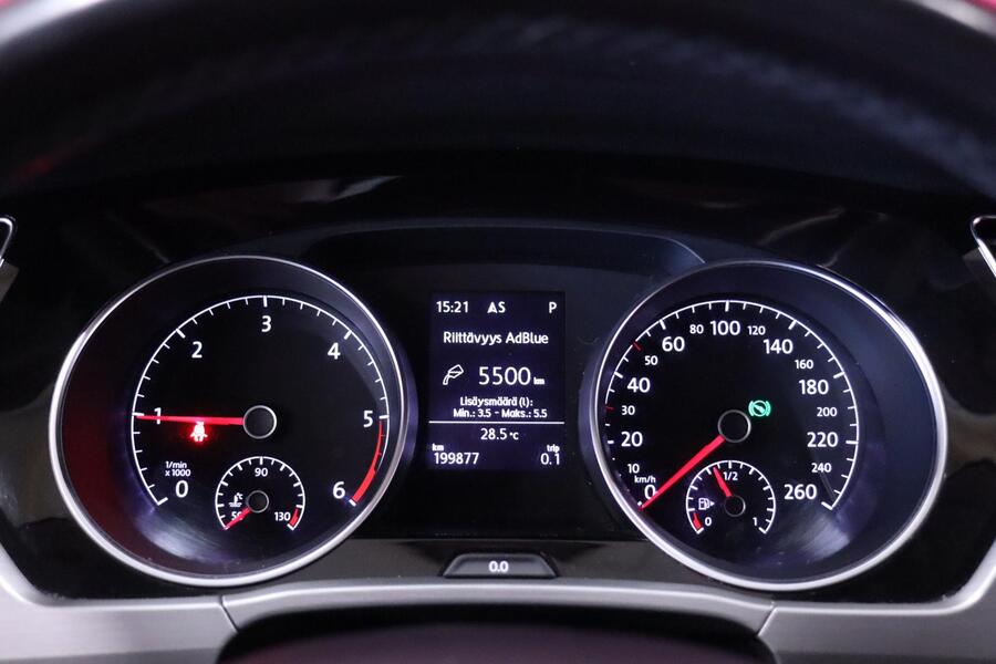 Volkswagen Touran vaihtoauto