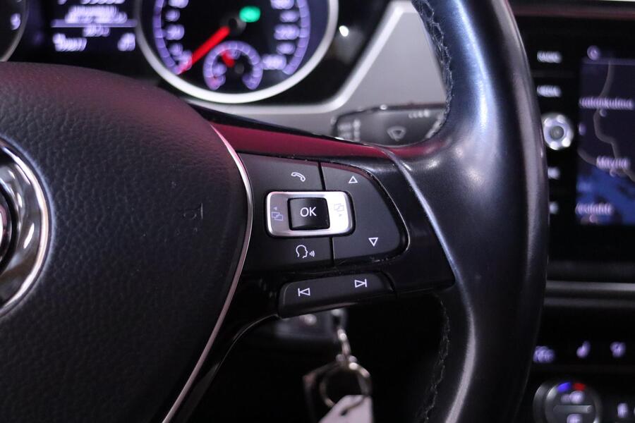 Volkswagen Touran vaihtoauto