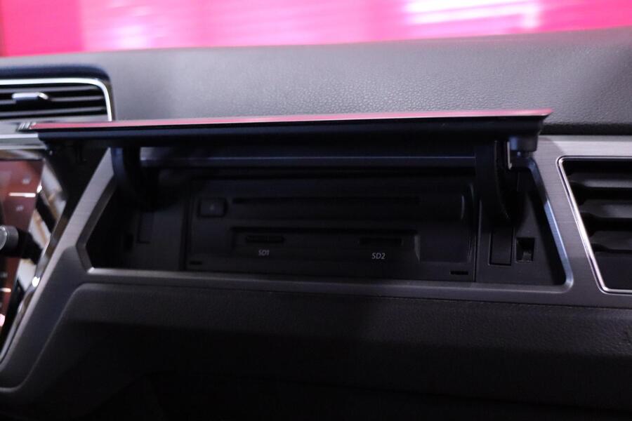 Volkswagen Touran vaihtoauto