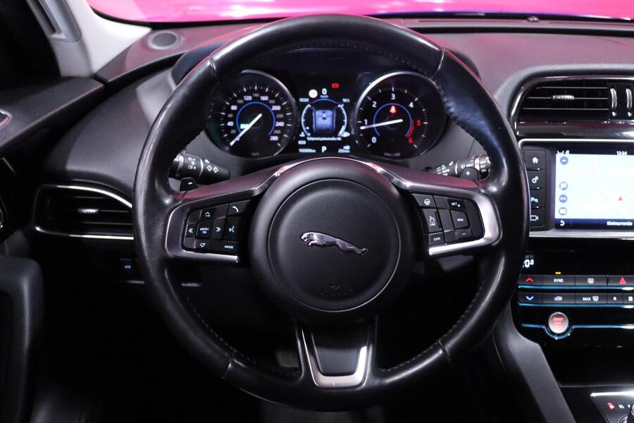 Jaguar F-PACE vaihtoauto