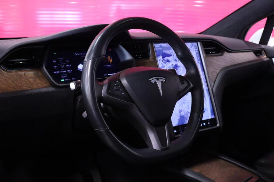 Tesla Model X vaihtoauto