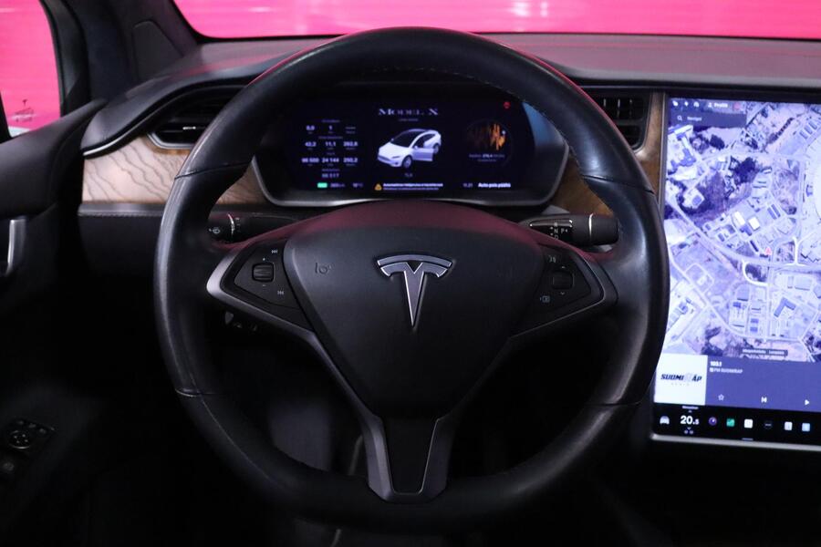 Tesla Model X vaihtoauto