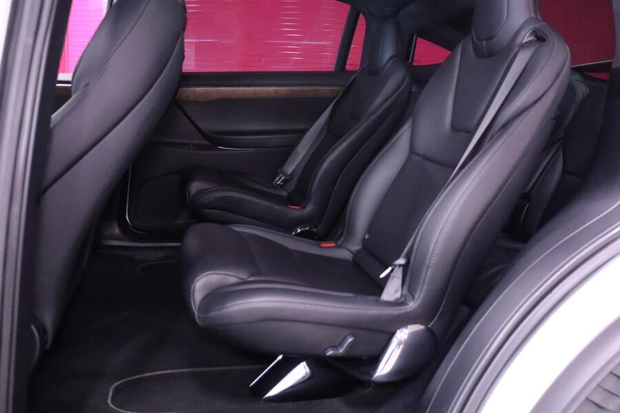 Tesla Model X vaihtoauto