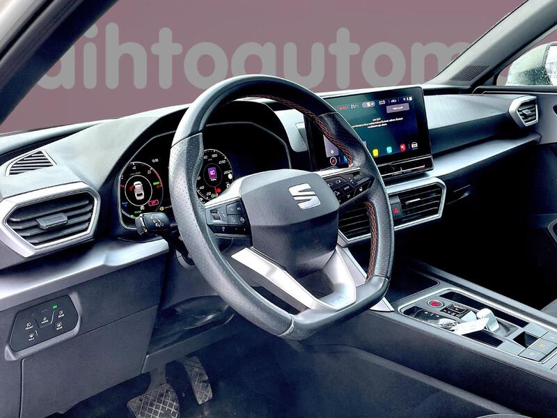 SEAT Leon Sportstourer vaihtoauto