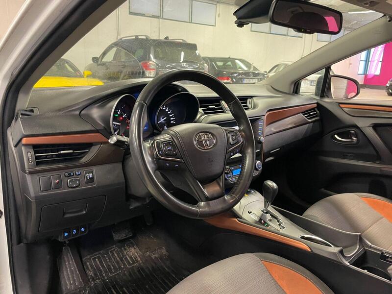 Toyota Avensis vaihtoauto