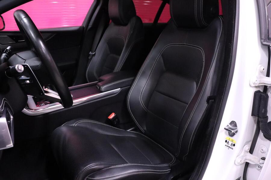 Jaguar XE vaihtoauto