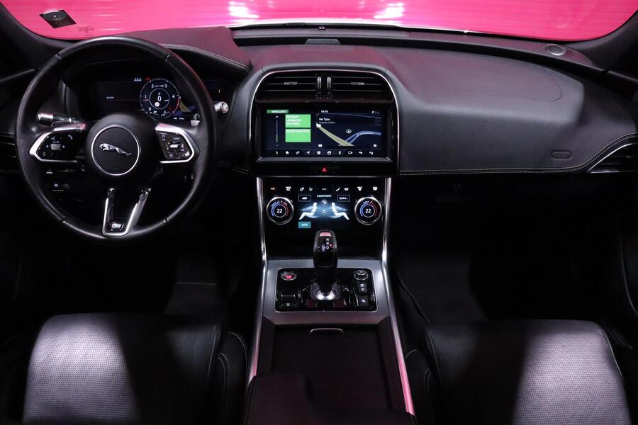 Jaguar XE vaihtoauto