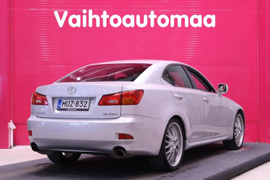 Lexus IS vaihtoauto