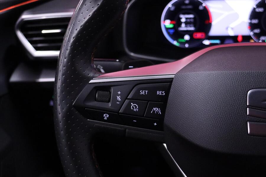 SEAT Leon Sportstourer vaihtoauto