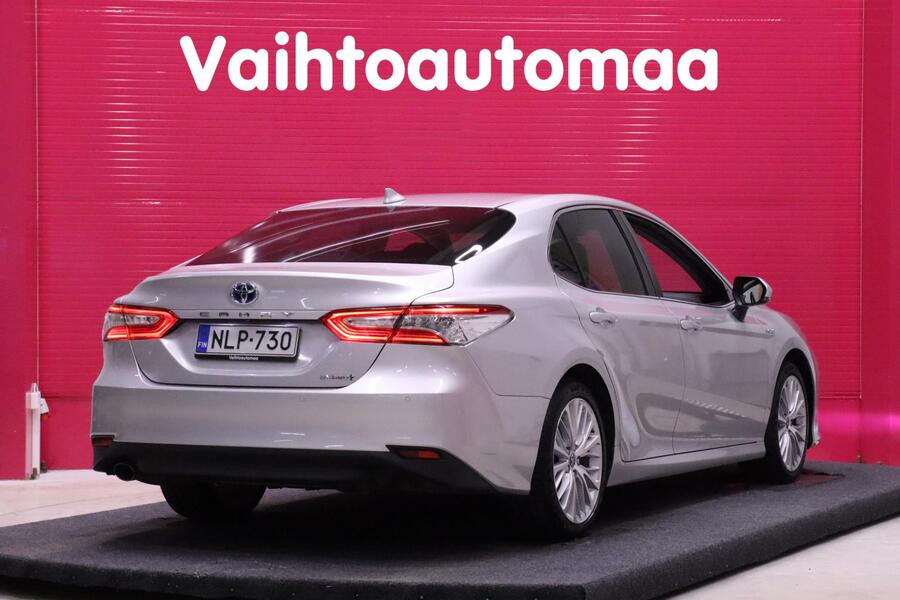 Toyota Camry vaihtoauto